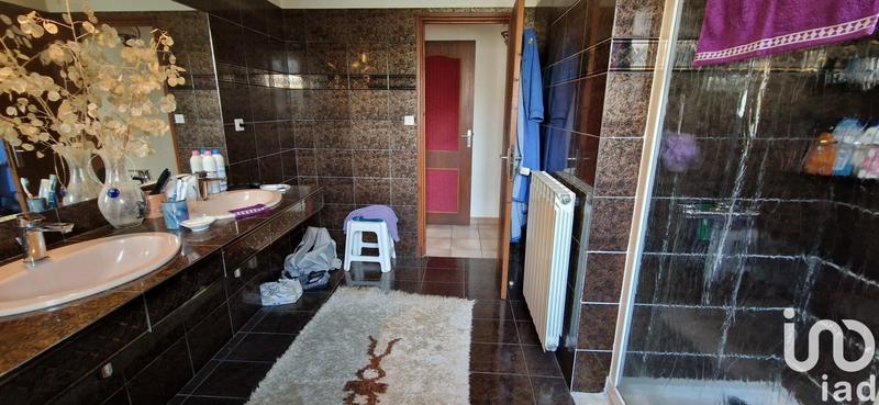 Maison - 185 m² - 8 pièces