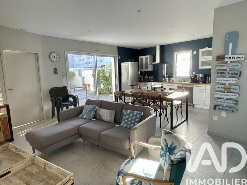 Maison - 203 m² - 8 pièces