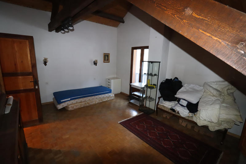 Maison - 228 m² - 9 pièces