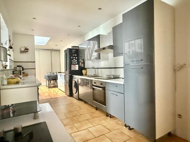 Maison - 315 m² - 9 pièces