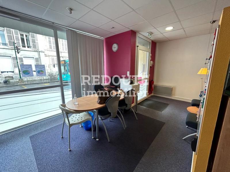 Local commercial - 97 m² - 3 pièces