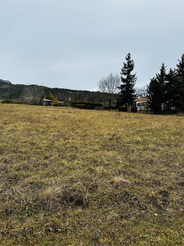 Terrain - 1 500 m²