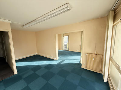 Bureau - 92 m² - 6 pièces