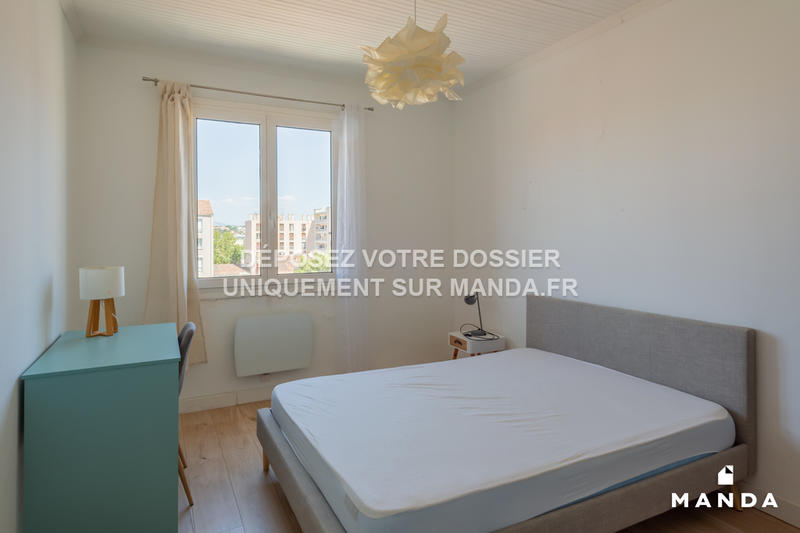 Chambre - 11 m² - 4 pièces