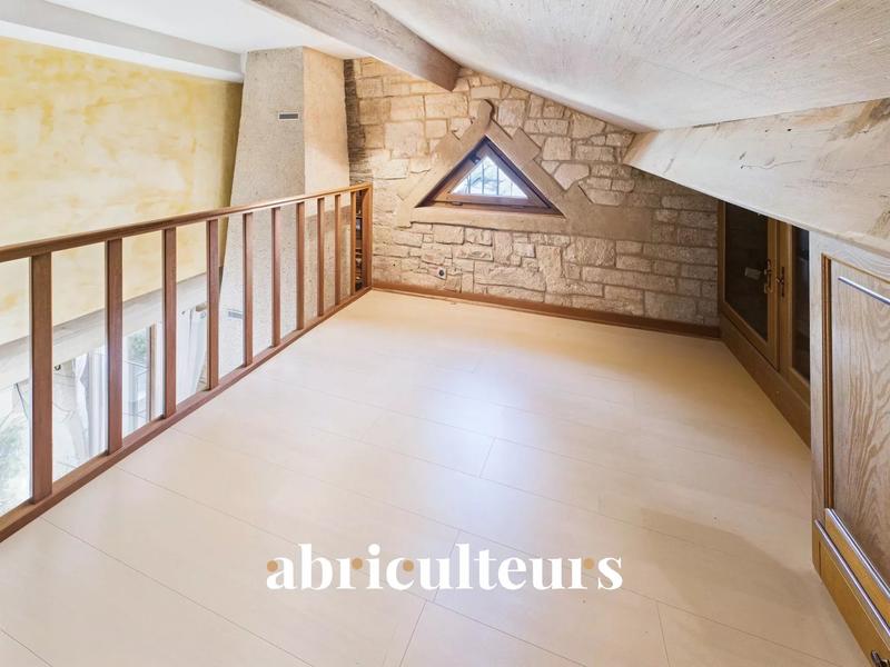 Maison - 180 m² - 7 pièces