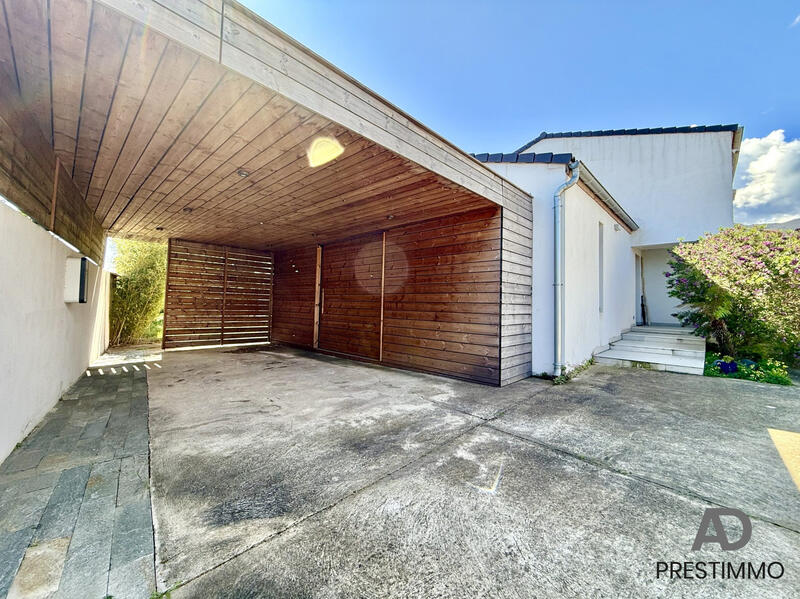 Villa - 200 m² - 5 pièces