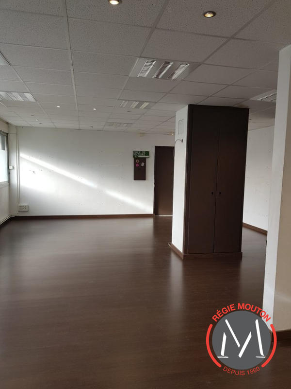 Local commercial - 116 m² - 3 pièces