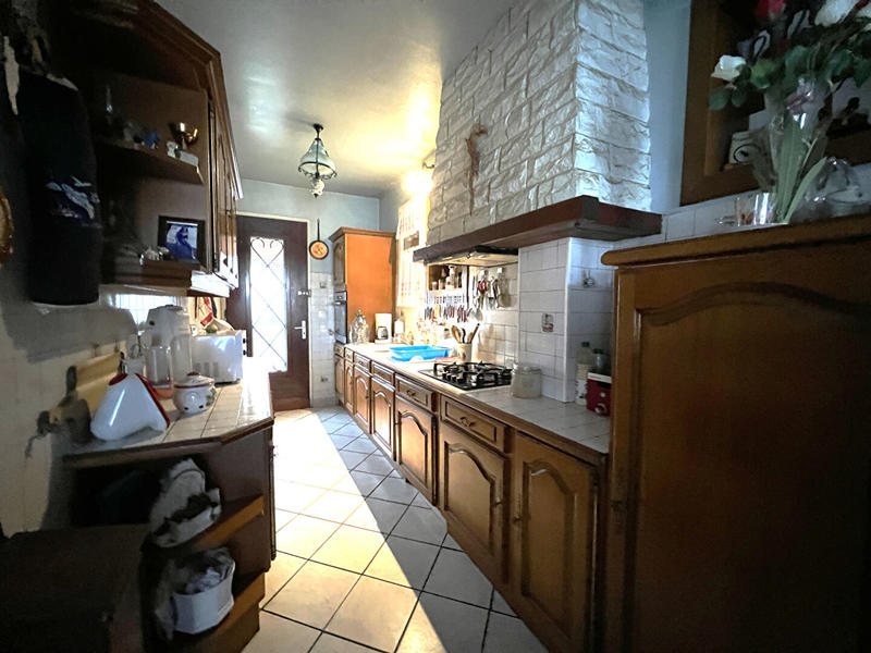 Maison - 185 m² - 9 pièces