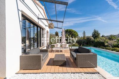 Maison - 180 m² - 5 pièces