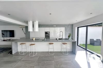 Maison de maîtres - 376 m² - 9 pièces