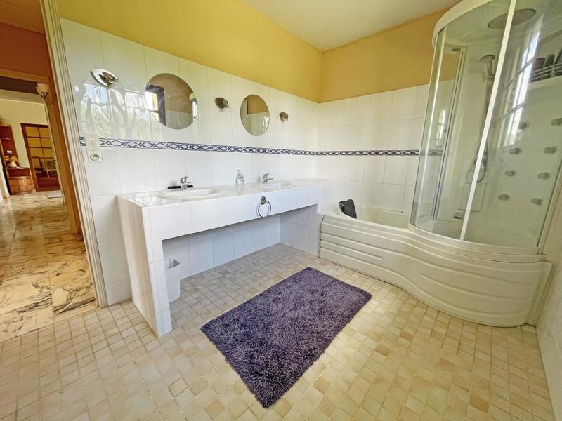 Maison - 175 m² - 6 pièces