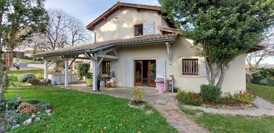 Longère - 345 m² - 8 pièces