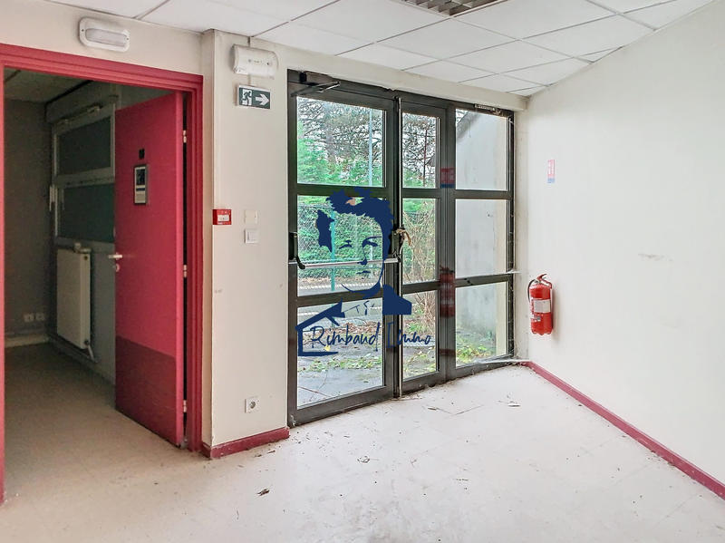 Local d'activités - 400 m² - 9 pièces