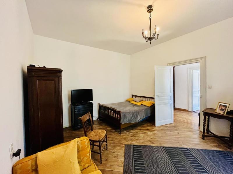 Maison de maîtres - 430 m² - 10 pièces