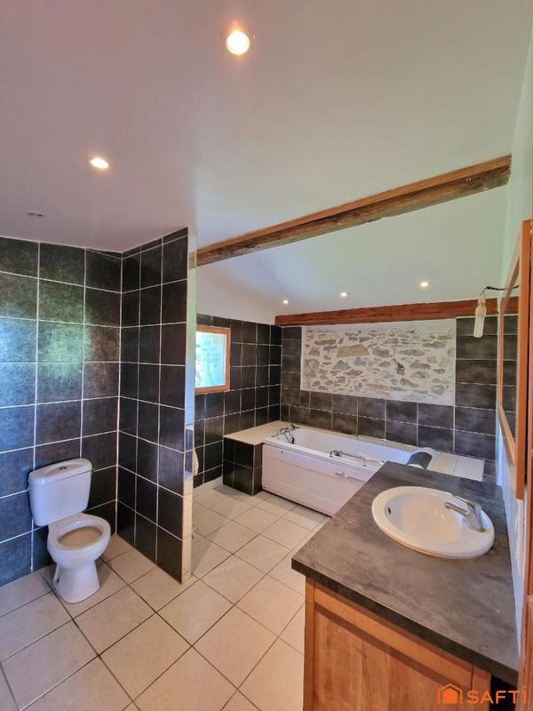 Maison - 440 m² - 11 pièces