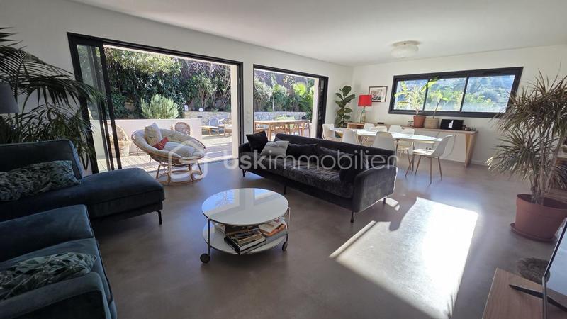 Maison d'architecte - 200 m² - 8 pièces