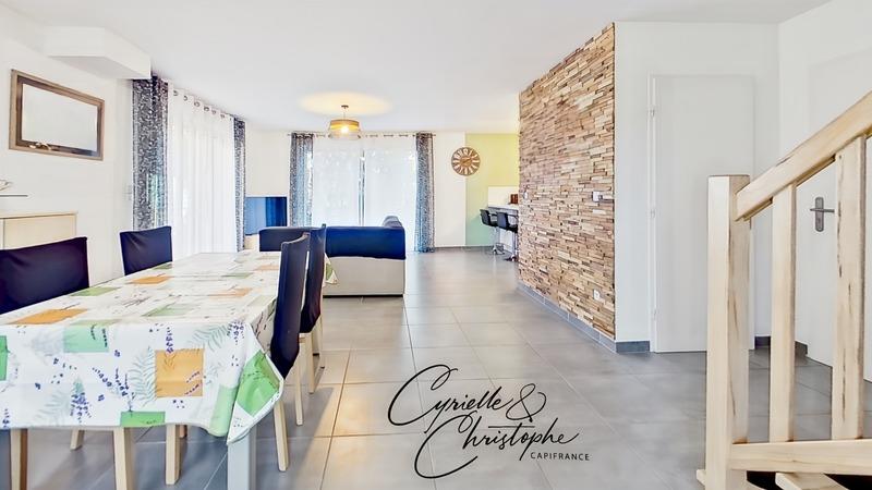 Maison - 104 m² - 5 pièces