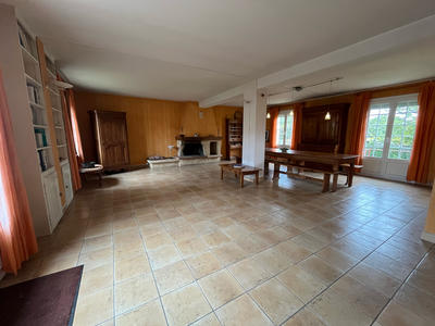 Maison - 162 m² - 9 pièces