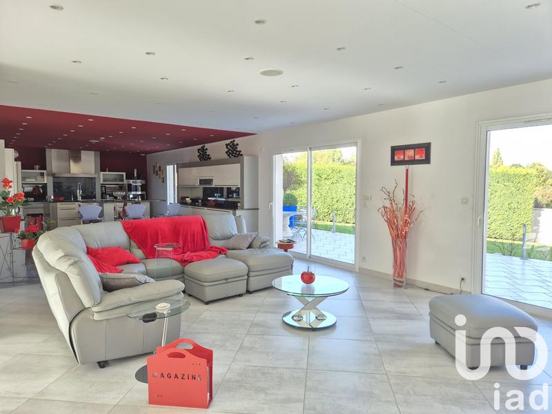 Maison - 300 m² - 8 pièces