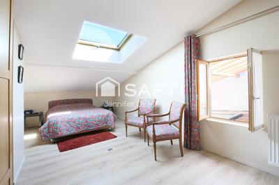 Maison - 276 m² - 10 pièces