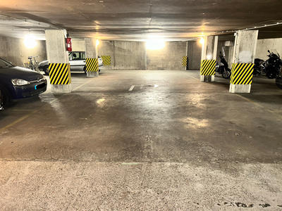 Parking / Garage - 12 m²