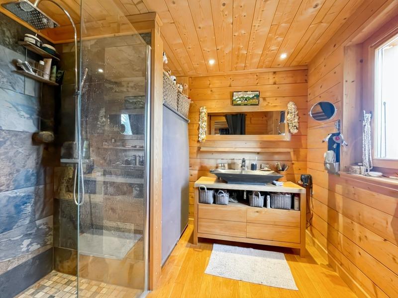 Châlet - 216 m² - 6 pièces