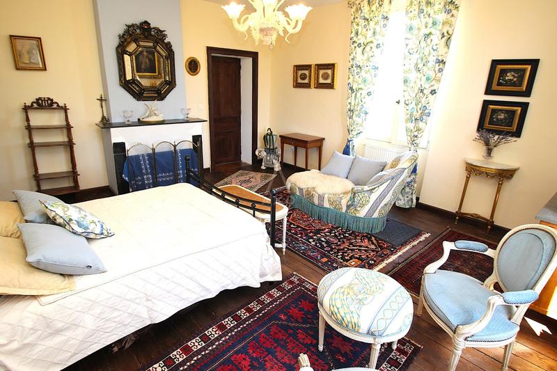 Maison - 405 m² - 10 pièces