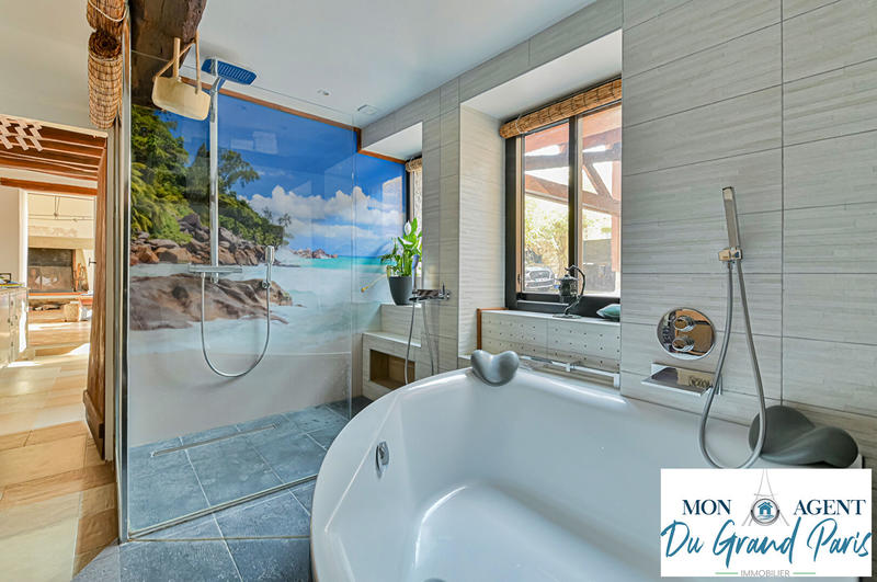 Maison - 273 m² - 8 pièces