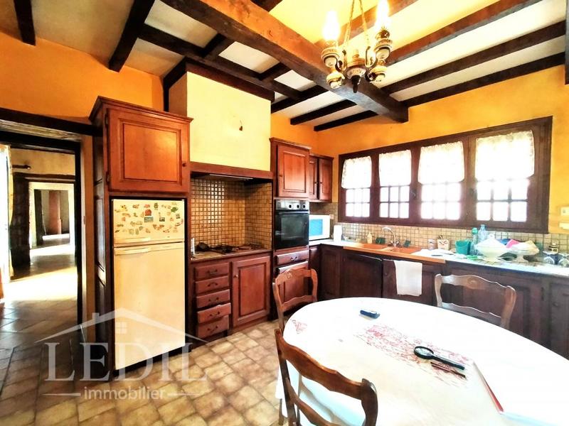 Propriété - 280 m² - 6 pièces