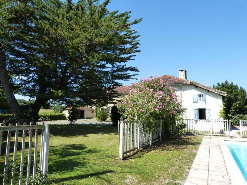 Maison - 306 m² - 11 pièces