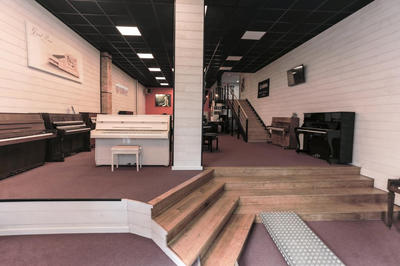 Local commercial - 200 m² - 5 pièces