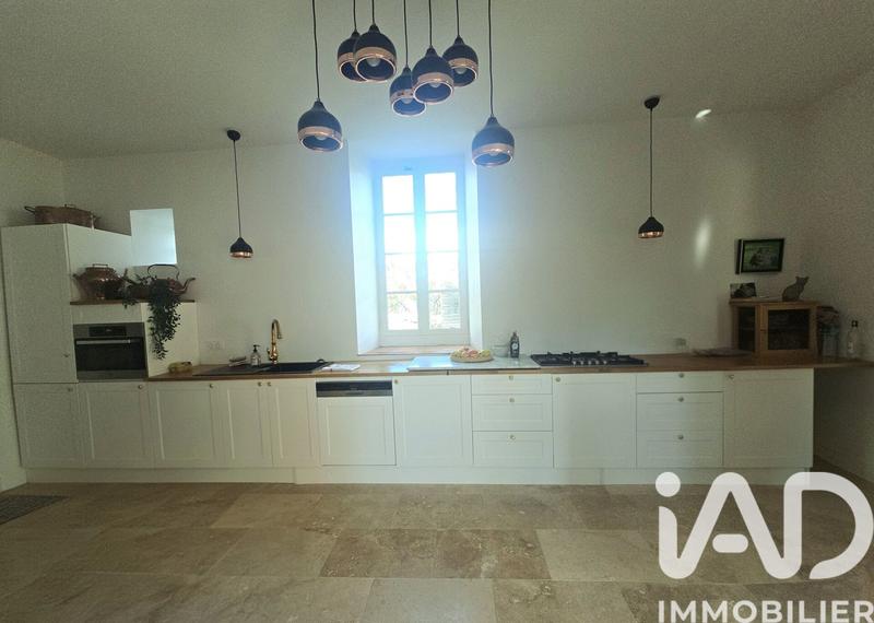 Maison - 253 m² - 8 pièces