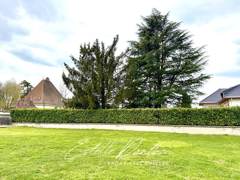 Maison - 160 m² - 8 pièces