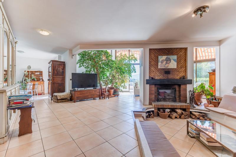 Maison - 276 m² - 5 pièces