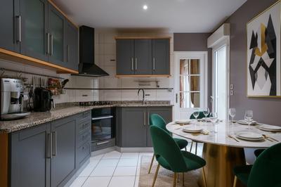 Maison traditionnelle - 144 m² - 6 pièces