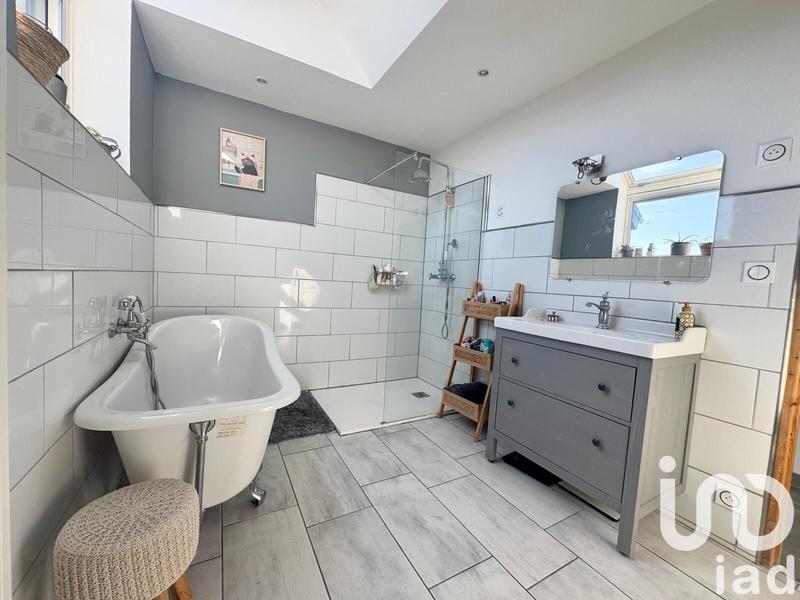 Maison - 121 m² - 5 pièces