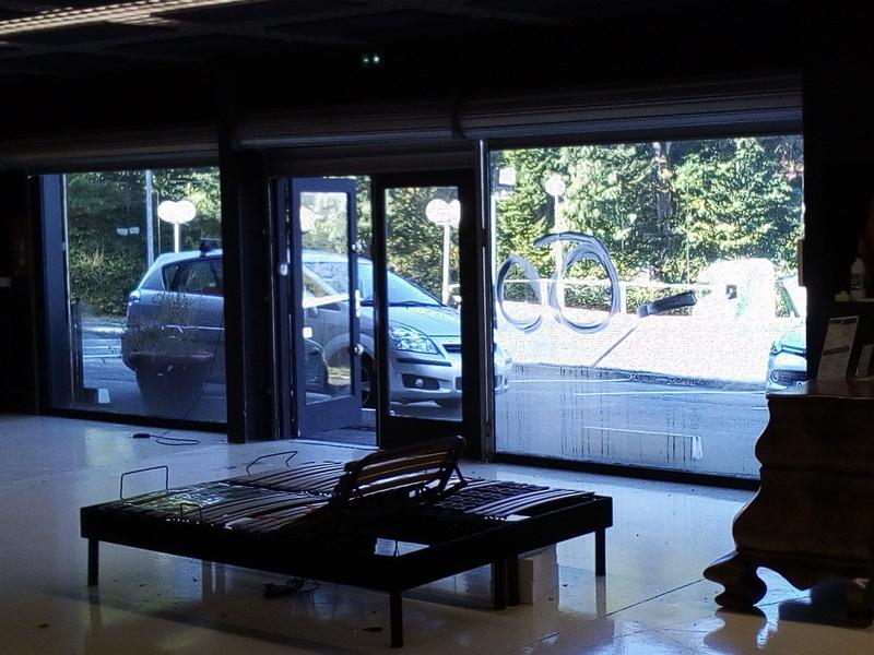 Local commercial - 1 300 m²