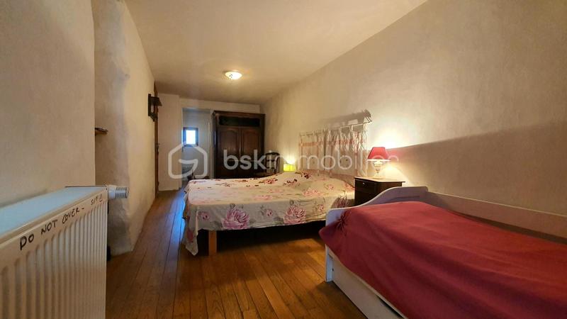 Maison en pierre - 204 m² - 9 pièces