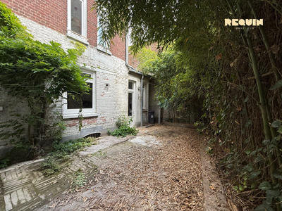 Maison - 230 m² - 9 pièces