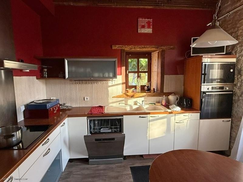 Maison - 258 m² - 9 pièces