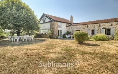 Maison ancienne - 366 m² - 8 pièces