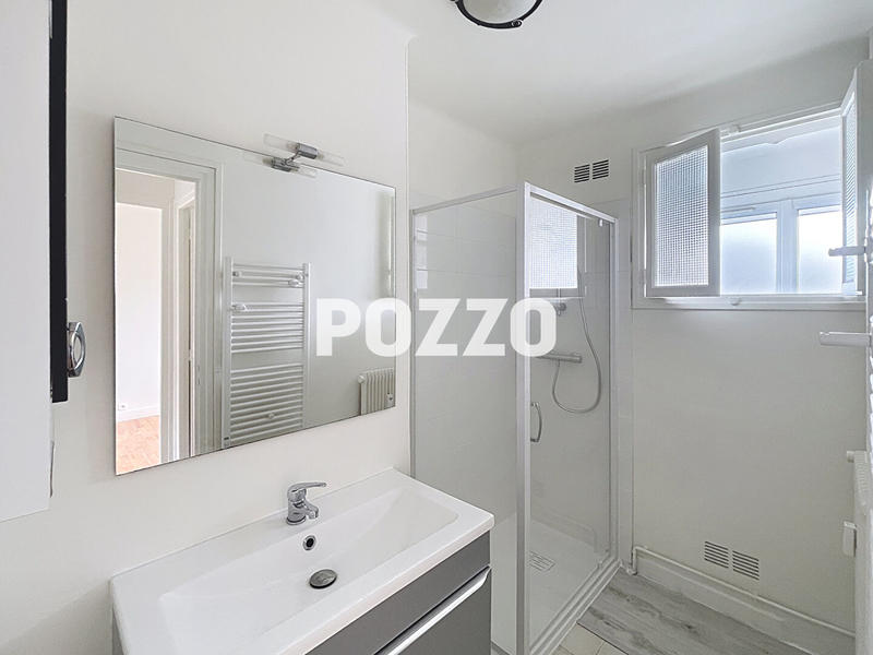 Maison - 342 m² - 18 pièces