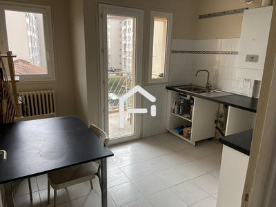 Appartement - 80 m² - 4 pièces