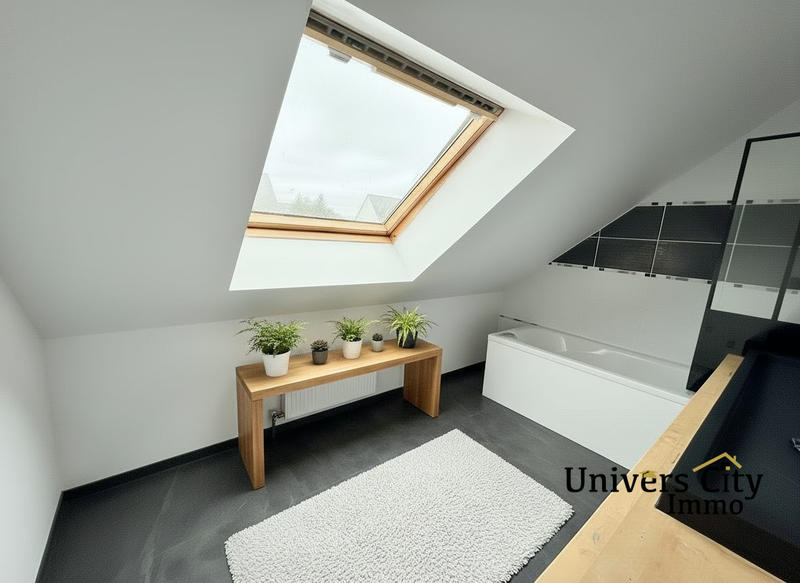 Maison - 103 m² - 5 pièces