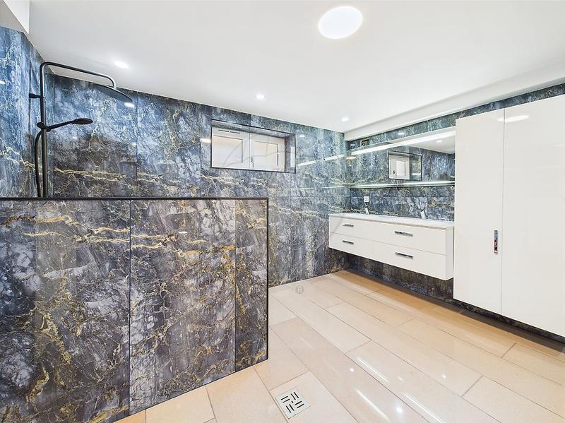 Maison - 255 m² - 6 pièces