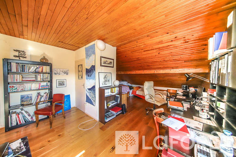 Appartement - 141 m² - 6 pièces