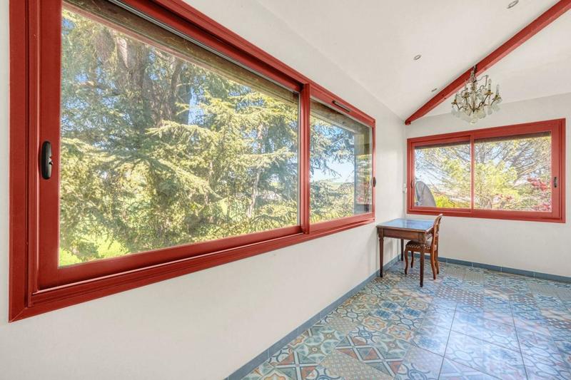 Maison - 200 m² - 6 pièces