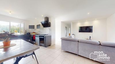 Maison - 95 m² - 4 pièces