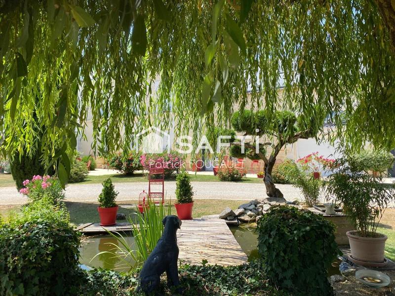 Maison de maîtres - 444 m² - 13 pièces