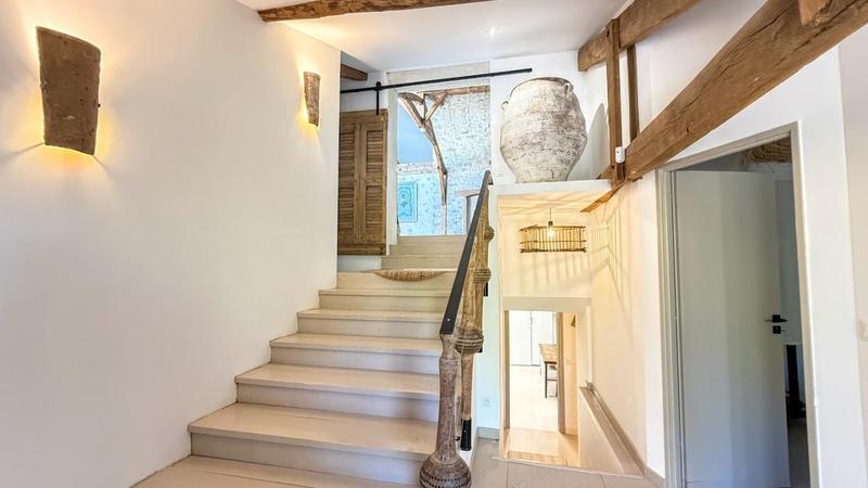 Propriété - 770 m² - 15 pièces